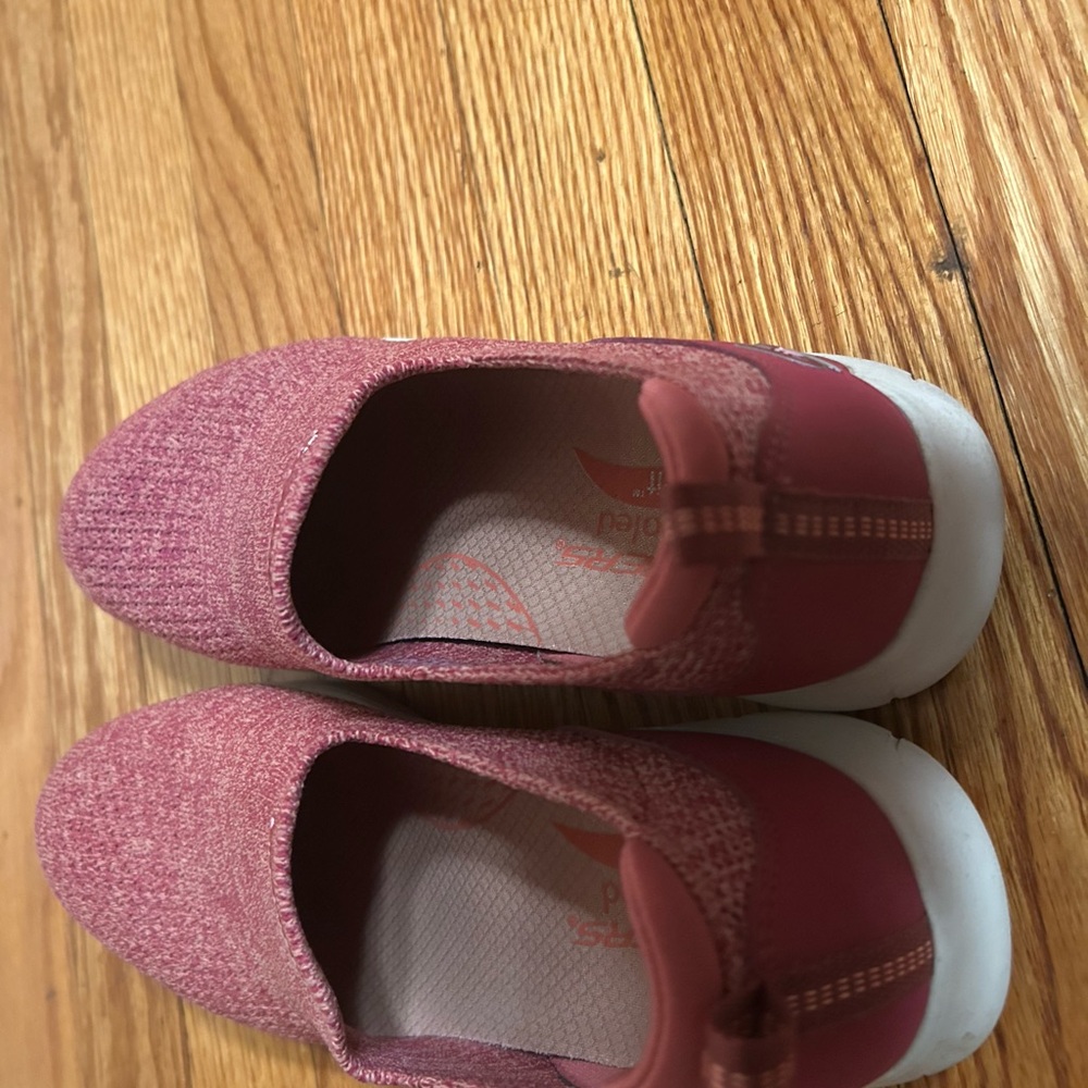 Skechers Women's Shoes - Air Cooled Arch Fit - Picture 2 of 6